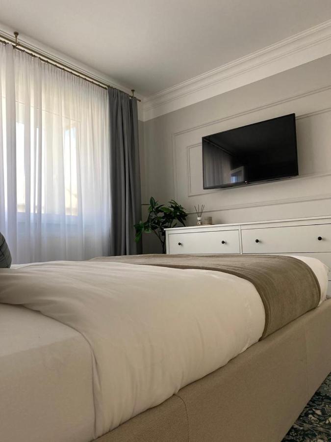 Central Spacious Apartment With Balcony - Alba Carolina Alba Iulia Exterior photo